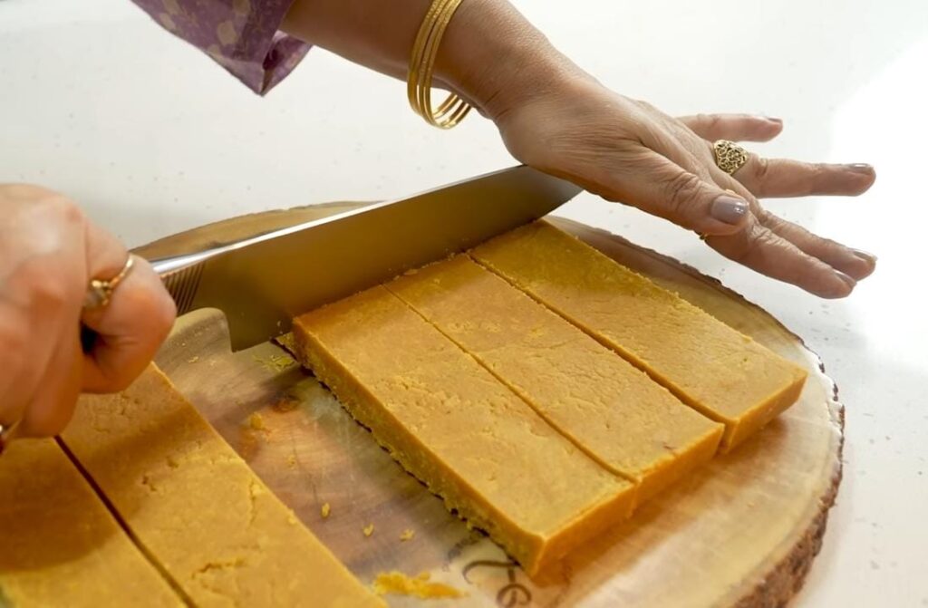 Besan Ki Barfi | मीठा और स्वादिष्ट